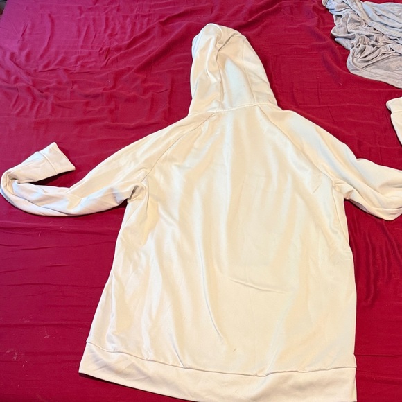 Used White Nike Hoodie w/ grey camo logo - Picture 2 of 7